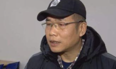 爱游戏APP:马德兴谈国足：最大败笔就是防守型中场的位置上，选择黄政宇首发